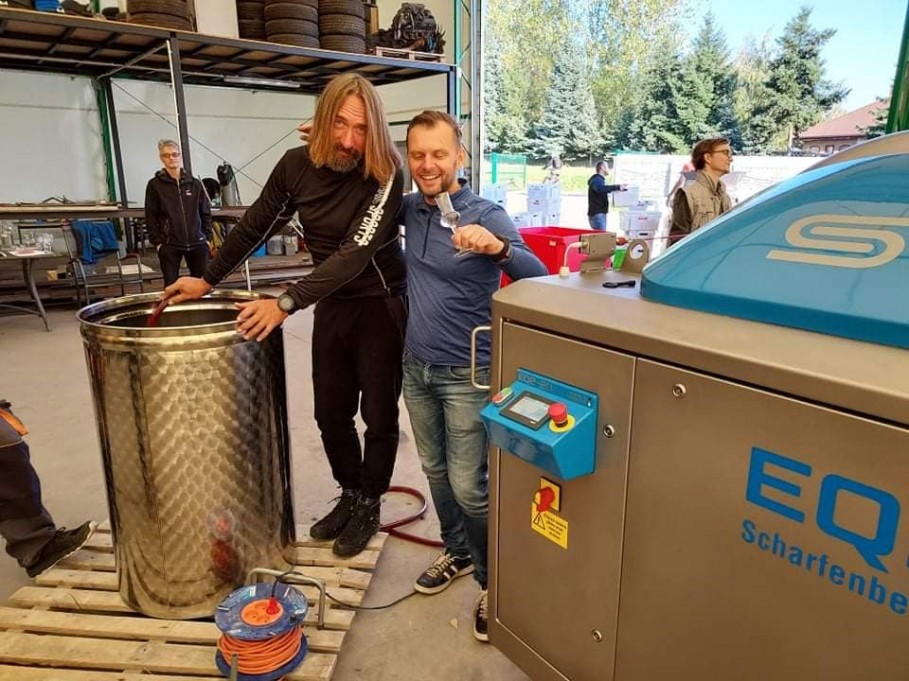 Pierwsze szkolenie i ciśnięcie na prasie EQ2-20 w Powierciu Pierwsze szkolenie i ciśnięcie na prasie EQ2-20 w Powierciu