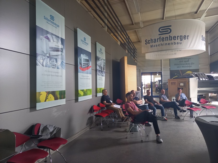 Kluczem do sukcesu jest nieustanne kształcenie się Kluczem do sukcesu jest nieustanne kształcenie się