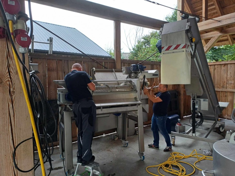 Serwisujemy nasze maszyny Serwisujemy nasze maszyny