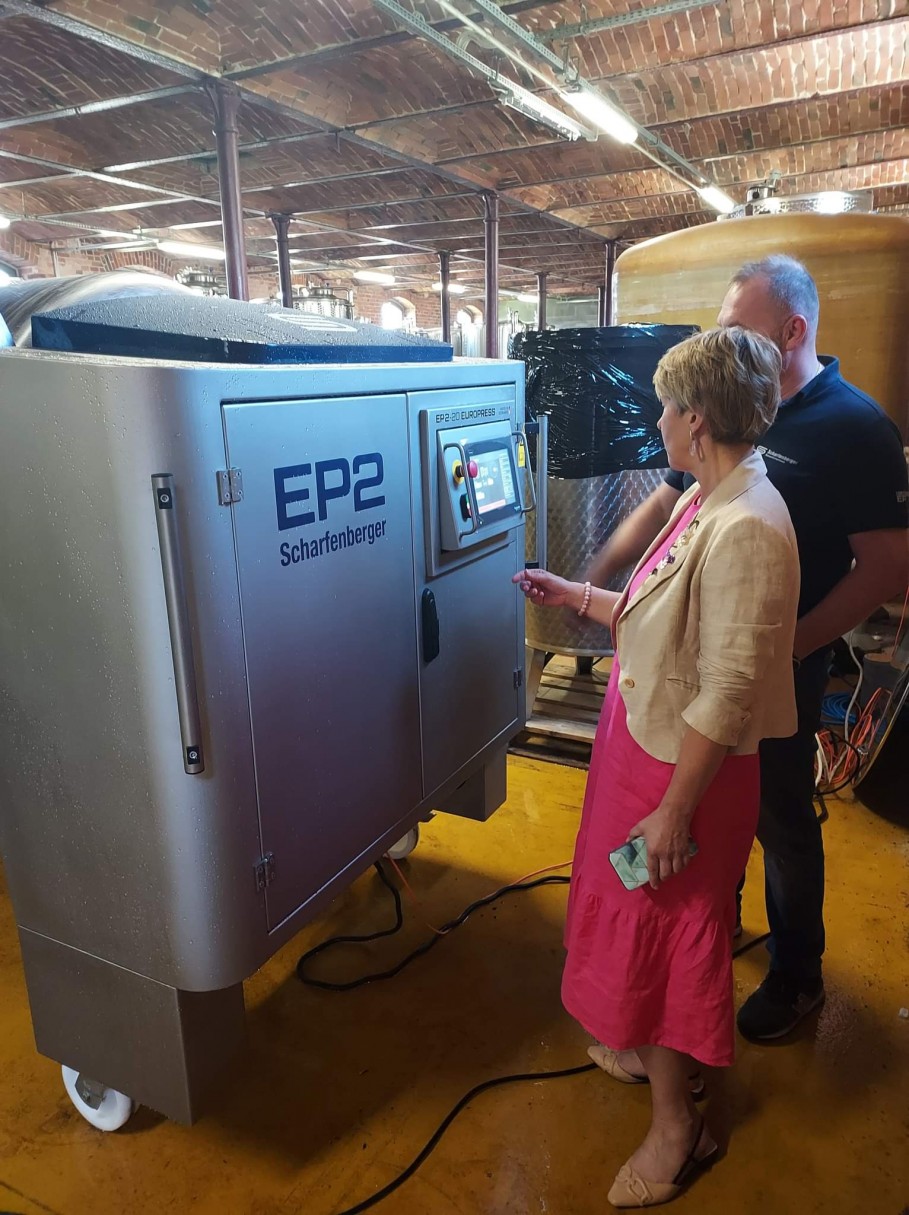 Winnice Jaworek - pierwsze tłoczenie Winnice Jaworek - pierwsze tłoczenie