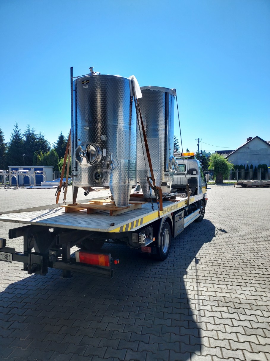 Załadunek dla winnicy w Krzyszkowicach Załadunek dla winnicy w Krzyszkowicach