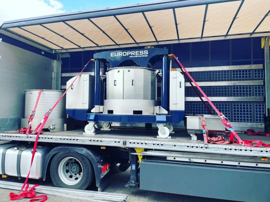 Nowość od Scharfenbergera - Pionowa prasa hydrauliczna Nowość od Scharfenbergera - Pionowa prasa hydrauliczna