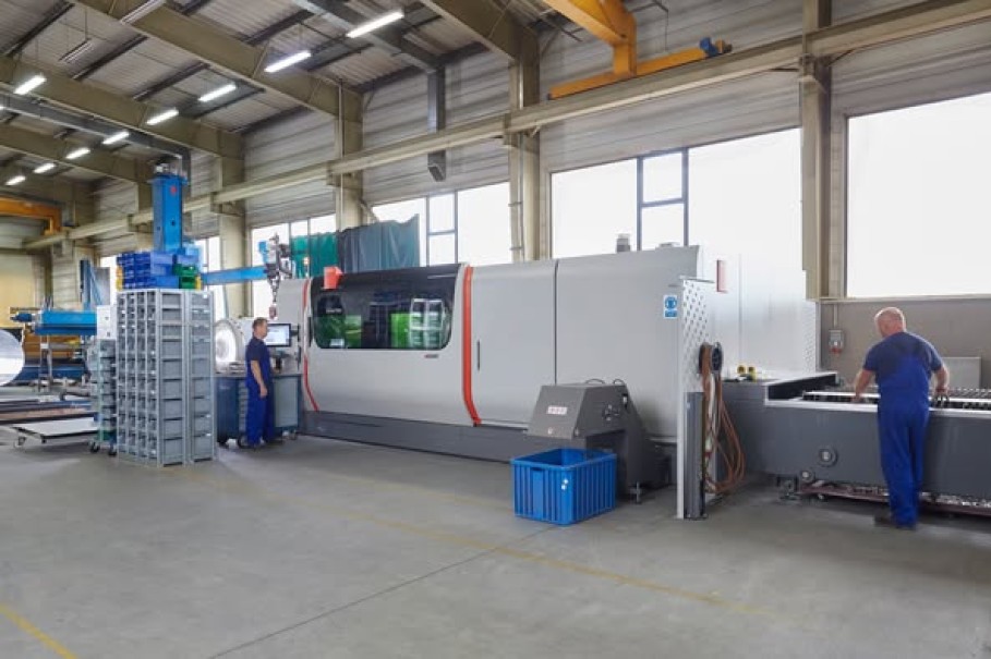 Wszystko zaczyna się od cięcia laserowego... Wszystko zaczyna się od cięcia laserowego...