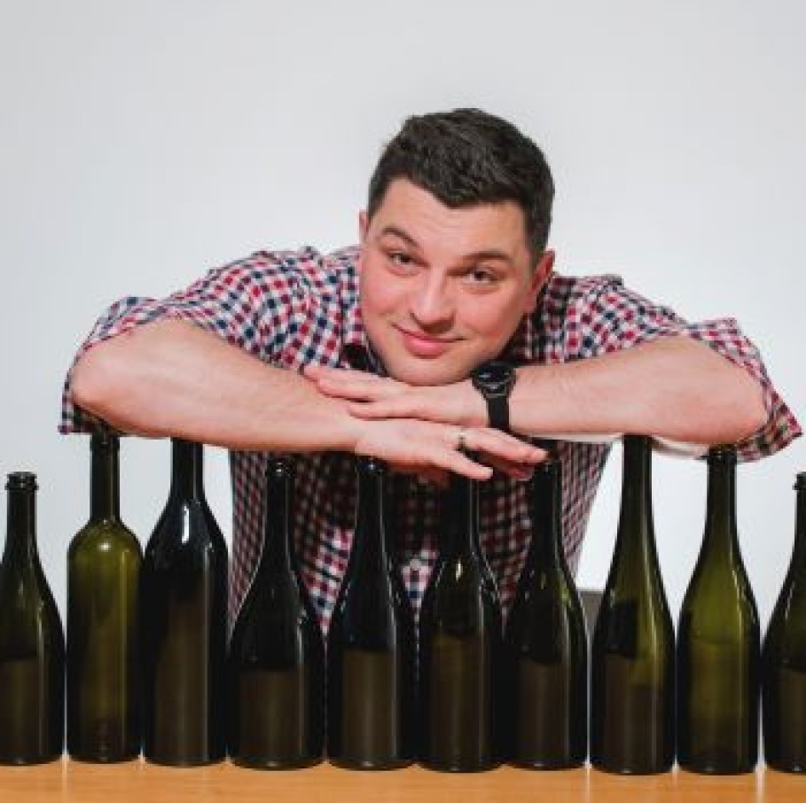 Przedstawiamy Państwu sylwetkę kolejnego wykładowcy podczas III Dni Otwartych TSN.com.pl Maszyny dla winiarstwa 11 maja 2024. Przedstawiamy Państwu sylwetkę kolejnego wykładowcy podczas III Dni Otwartych TSN.com.pl Maszyny dla winiarstwa 11 maja 2024.