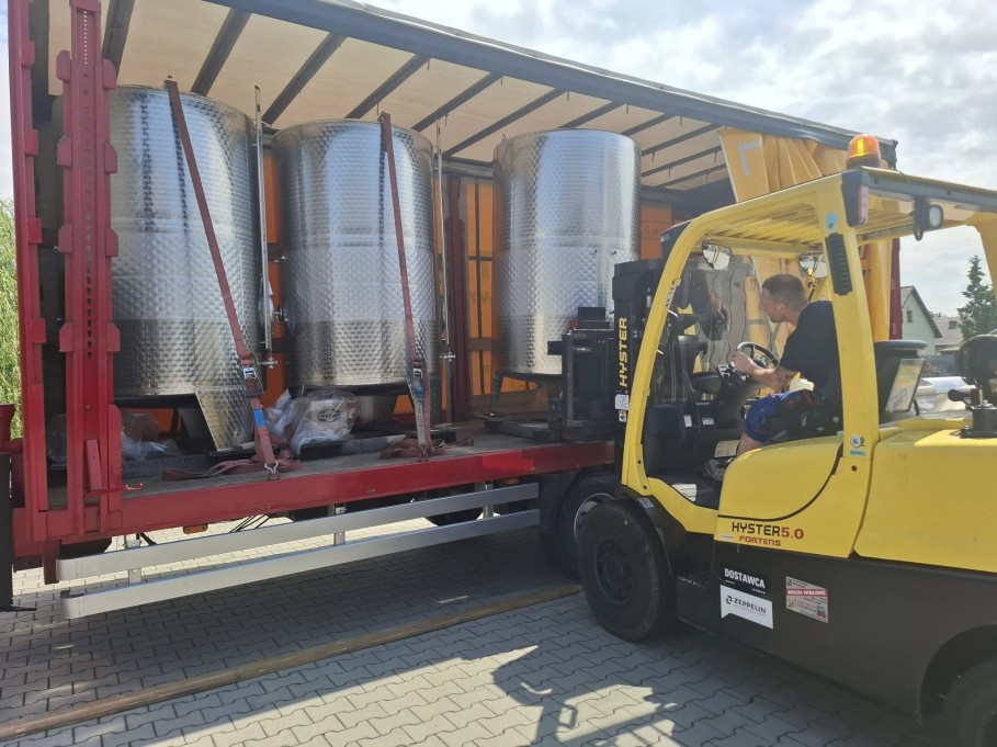 Zaczynamy dostawy sprzętu winiarskiego Zaczynamy dostawy sprzętu winiarskiego